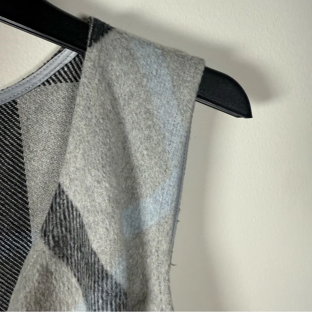 Favlux Long Wool Blend Gray Blue Plaid Cardigan Sweater Vest Size Large - Picture 4 of 14